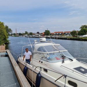 Sommeropbevaring af motorbåd